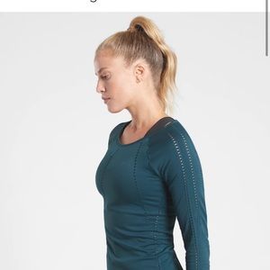 Athleta Foothill long sleeve shirt